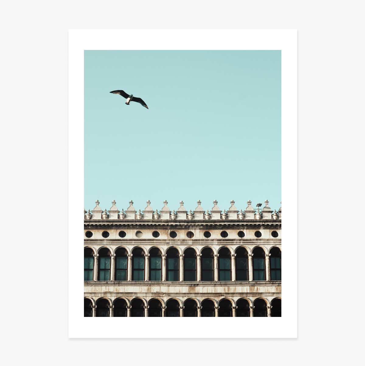 Affiche représentant un oiseau et un bâtiment